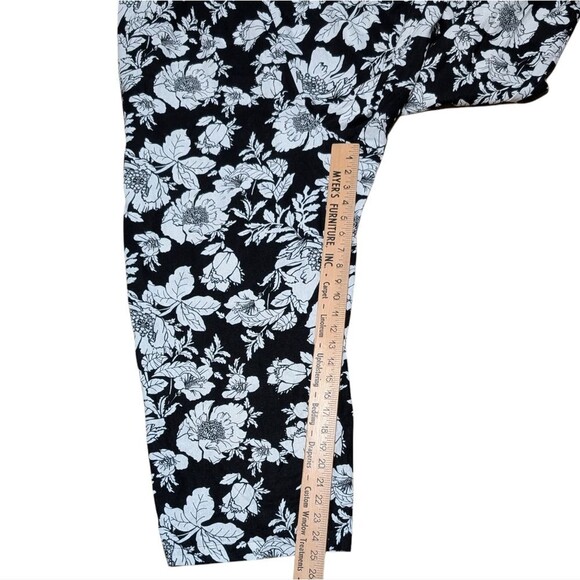NWT Old Navy jumpsuit size 2X black white floral smocked linen cami cropped - Picture 6 of 11